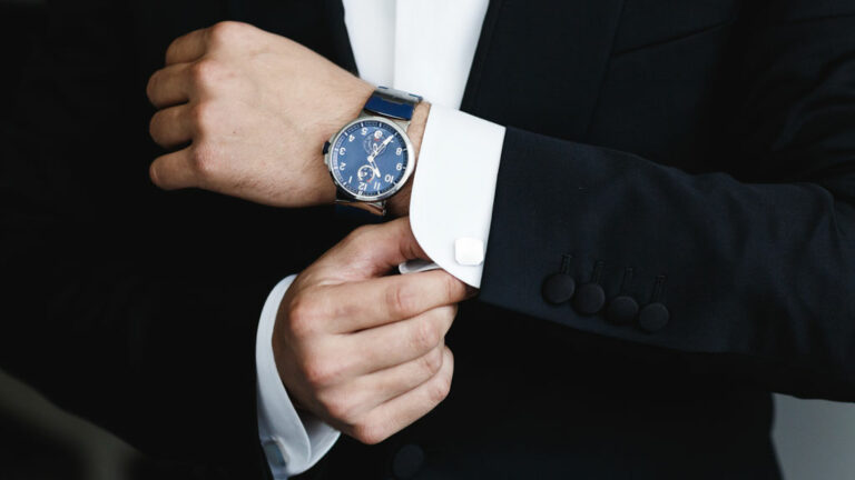 Depositphotos_83231728_xl-2015_1024 Armbanduhr passend zum Anzug