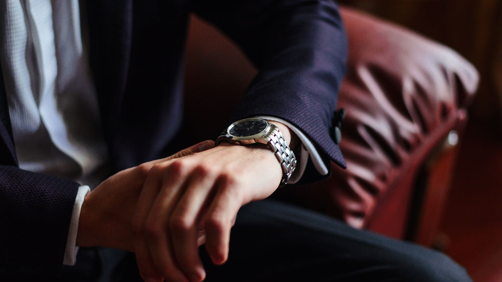 Armbanduhr am Handgelenk
