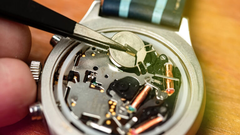 Uhr Batterie wechseln